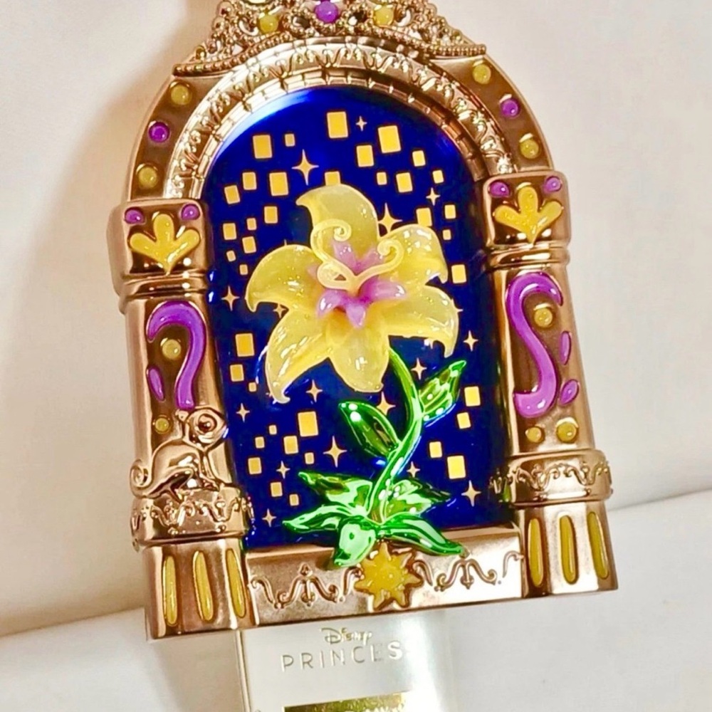 Bath & Body Works Rapunzel Wallflower Plug In